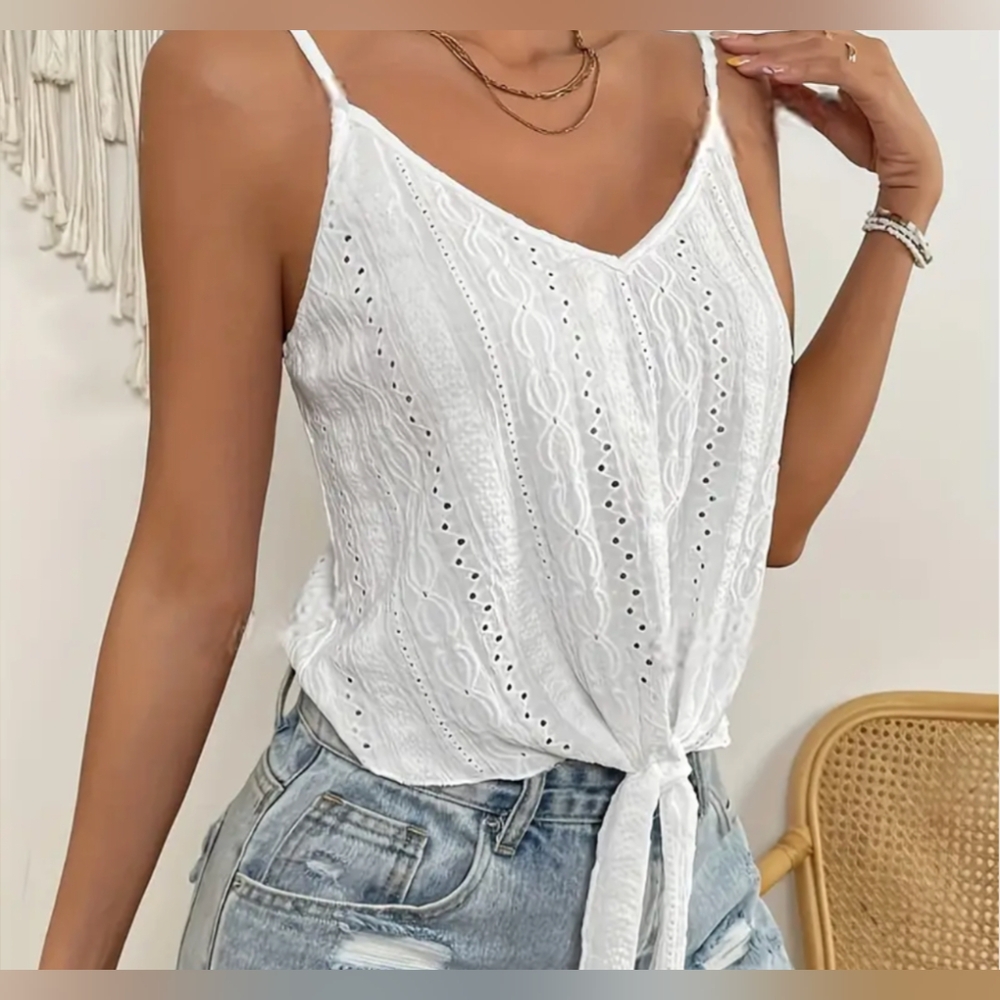 Eyelet tie hem cami